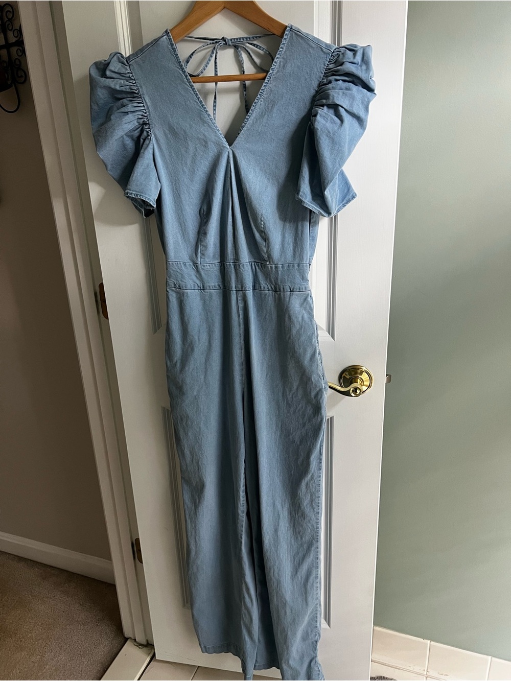 Bar III Puff Shoulder Denim Jumpsuit V-Neck Wide Leg Boho Chambray Size 6